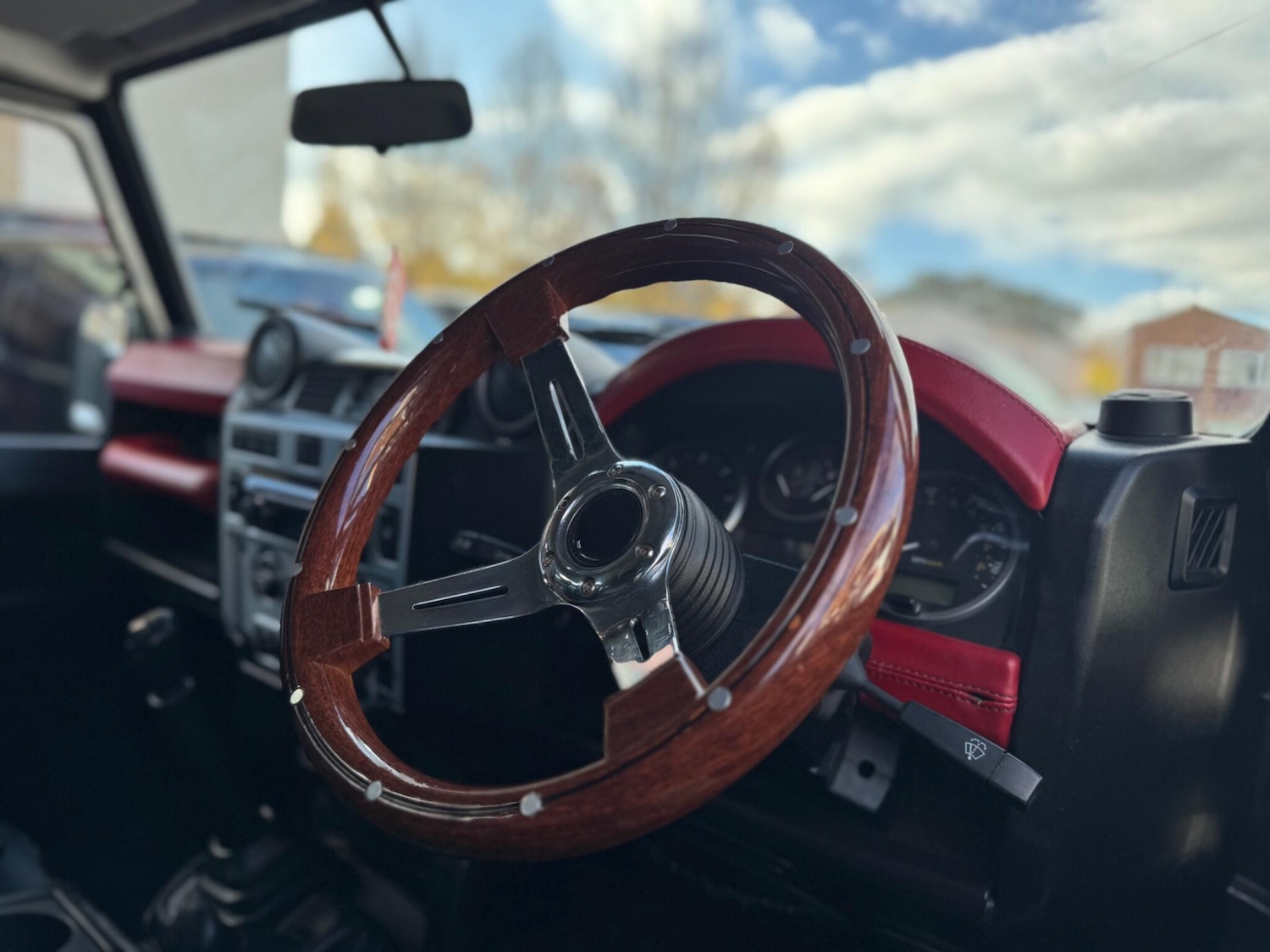 Used Land Rover Defender 90 2011 for sale - 77927925: Photo 24