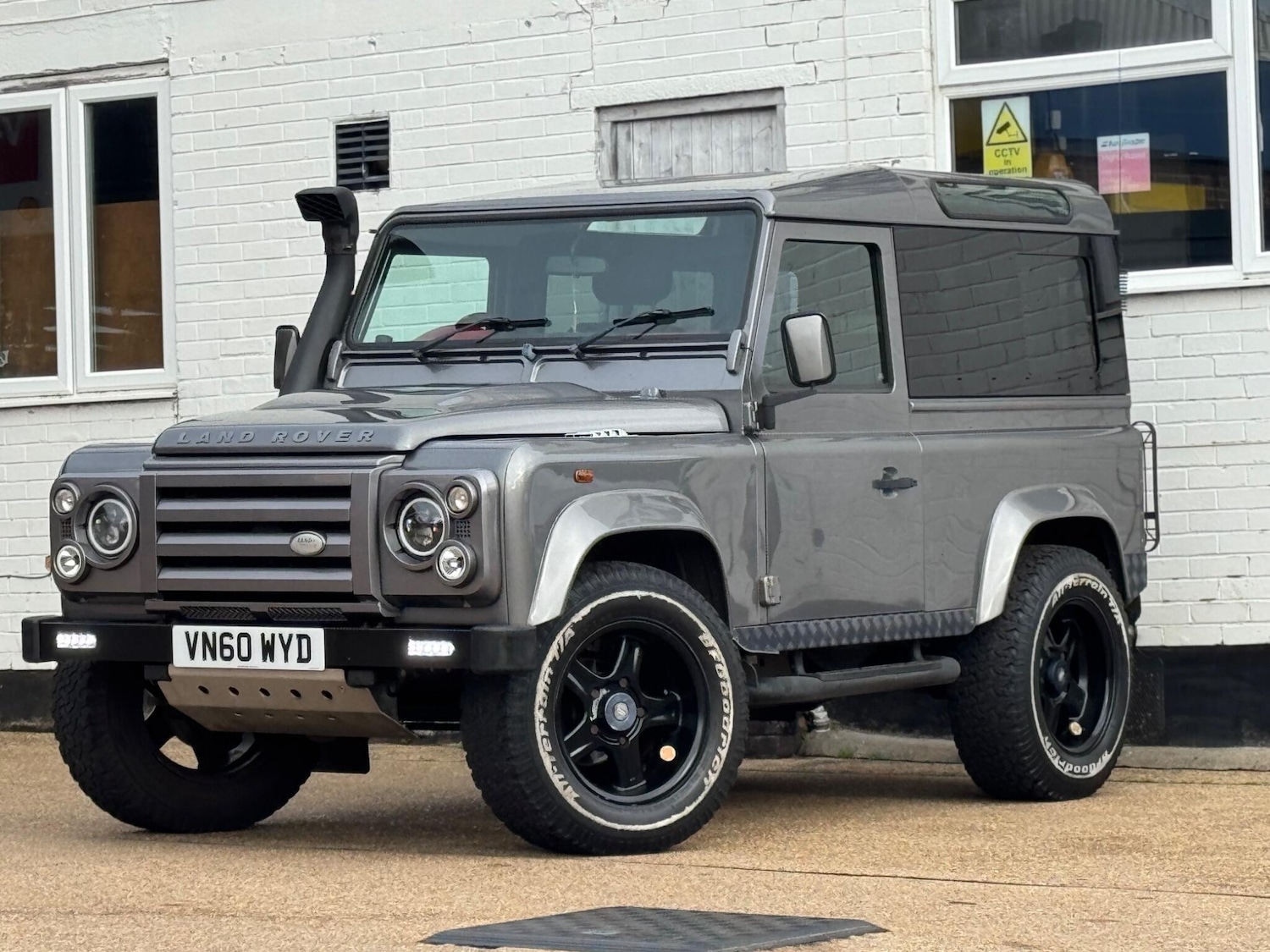 Used Land Rover Defender 90 2011 for sale - 77927925: Photo 8