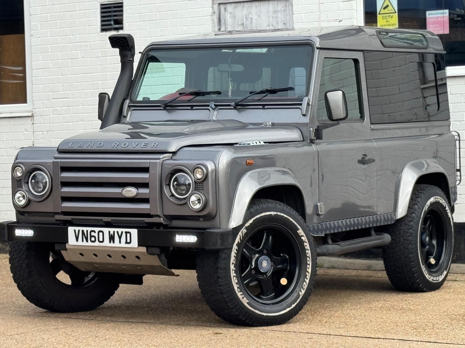 Used Land Rover Defender 90 2011 for sale - 77927925: Photo 9