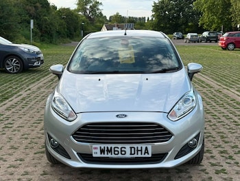 Used Ford Fiesta 2016 for sale - 79047304: Photo