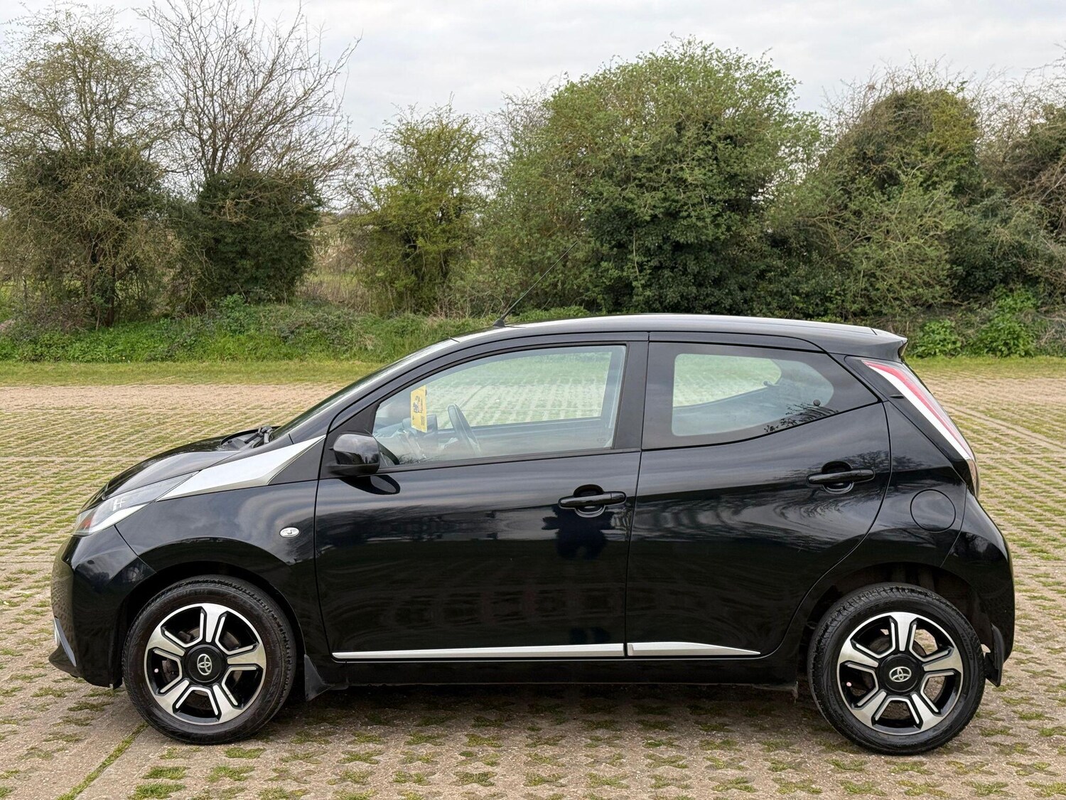 Used Toyota AYGO 2015 for sale - 78118247: Photo 10