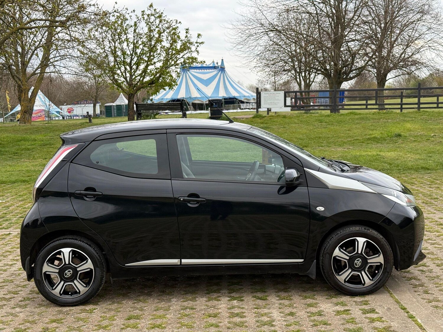 Used Toyota AYGO 2015 for sale - 78118247: Photo 24