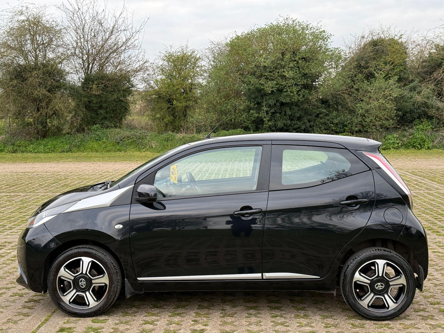 Used Toyota AYGO 2015 for sale - 78118247: Photo 9