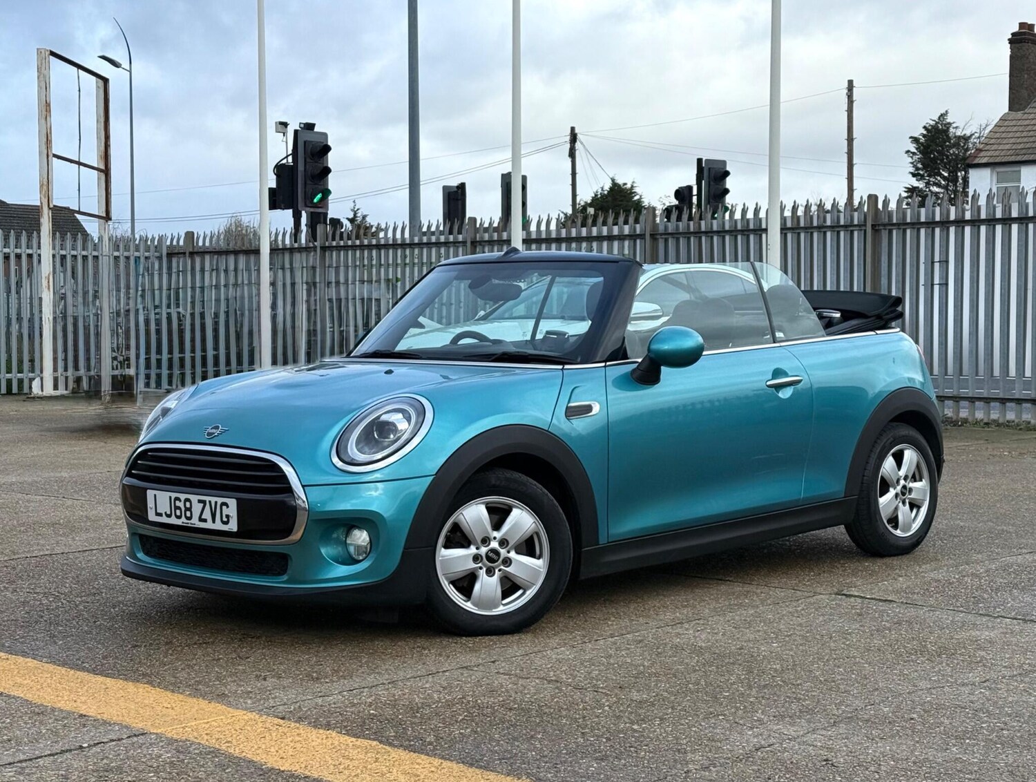 Used MINI Convertible 2018 for sale - 78002011: Photo 19