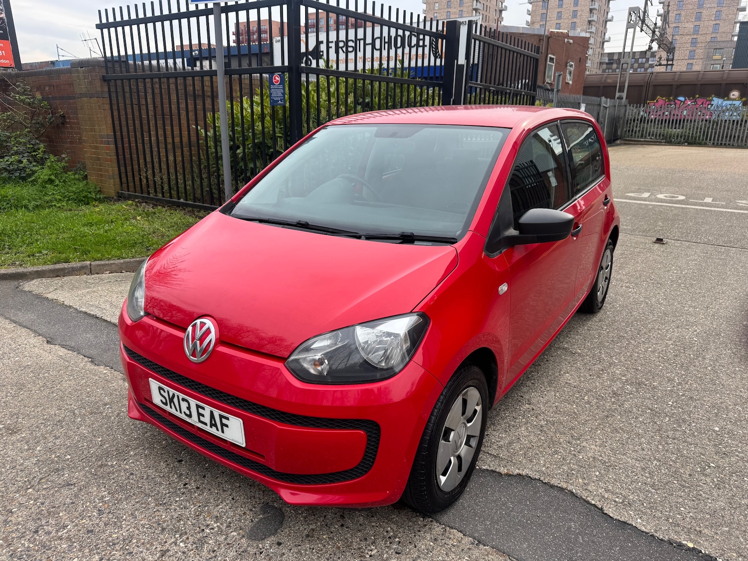 Used Volkswagen up! 2013 for sale - 78022580: Photo 2
