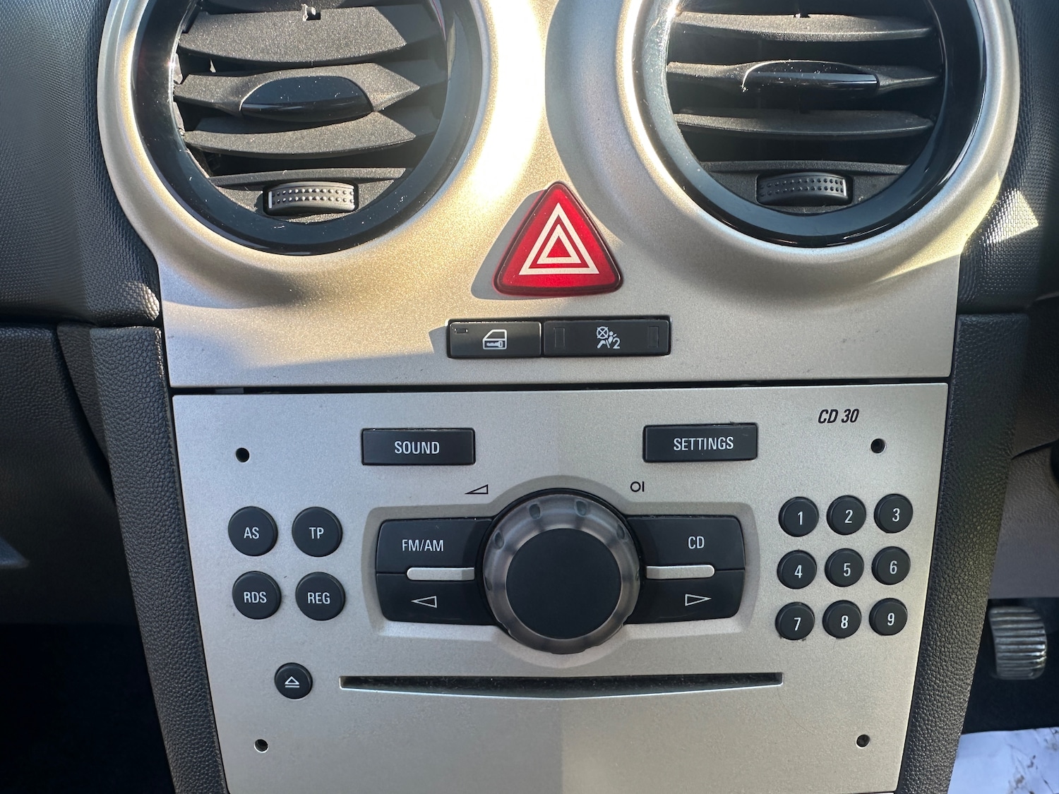 Used Vauxhall Corsa 2009 for sale - 77733585: Photo 25