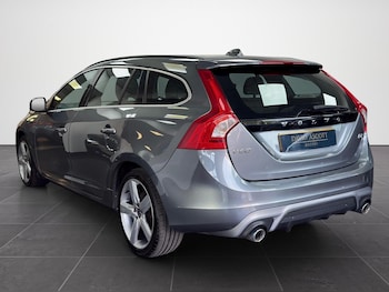 Used Volvo V60 2018 for sale - 78730119: Photo
