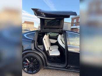 Used Tesla Model X 2020 for sale - 78132097: Photo