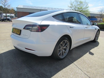 Used Tesla Model 3 2021 for sale - 78091801: Photo