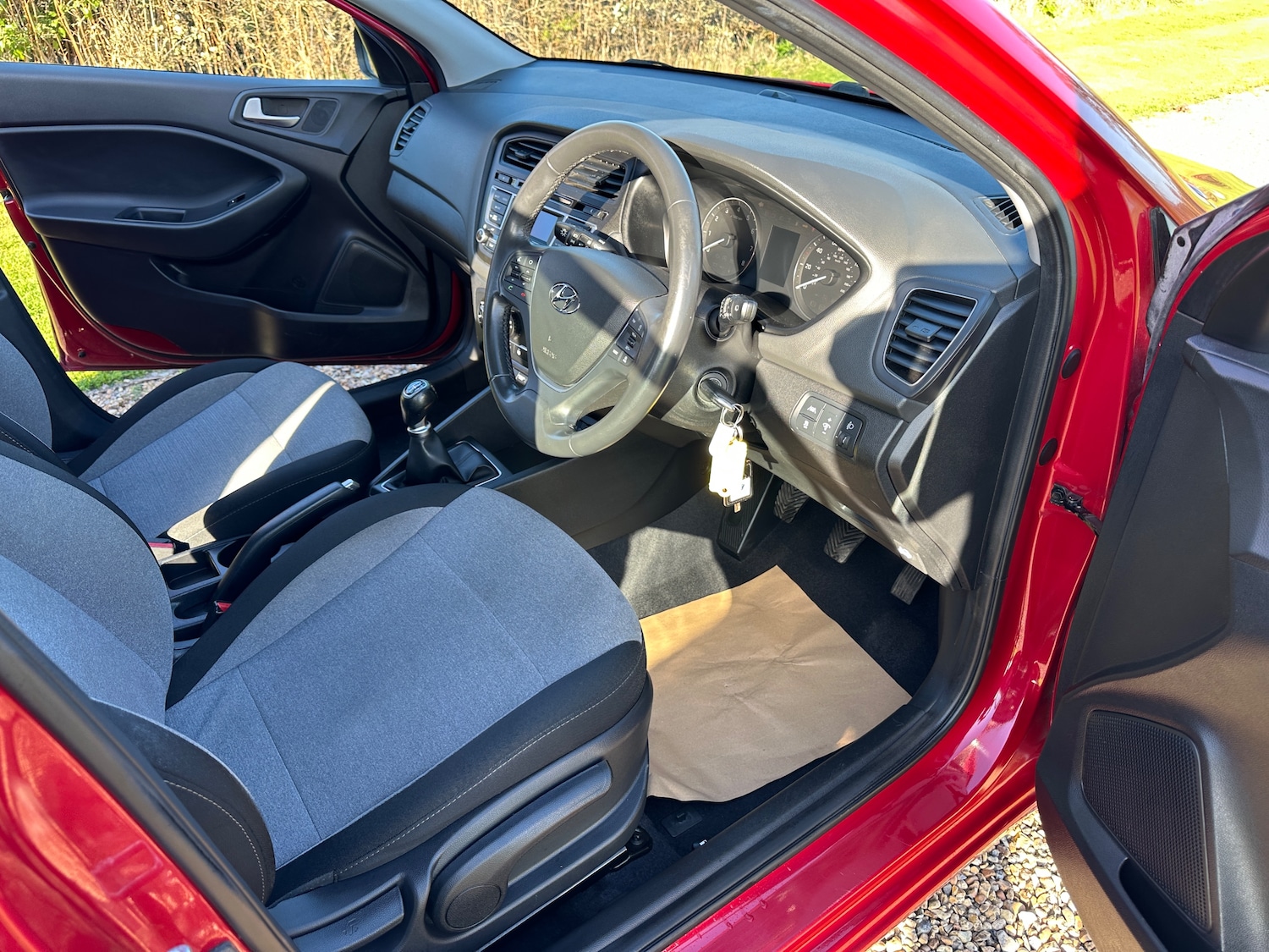 Used Hyundai i20 2016 for sale - 77950512: Photo 18