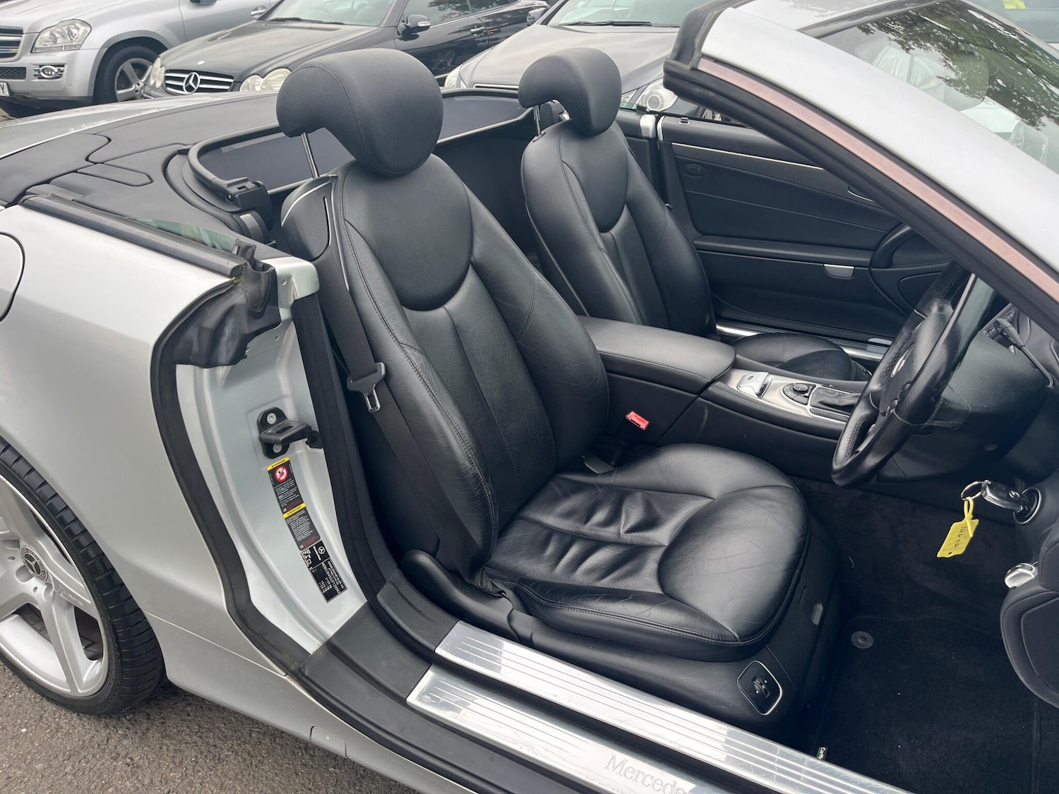 Used Mercedes-Benz SL for sale - 77762601: Photo 2