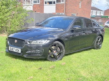 Used Jaguar XE 2017 for sale - 78098019: Photo