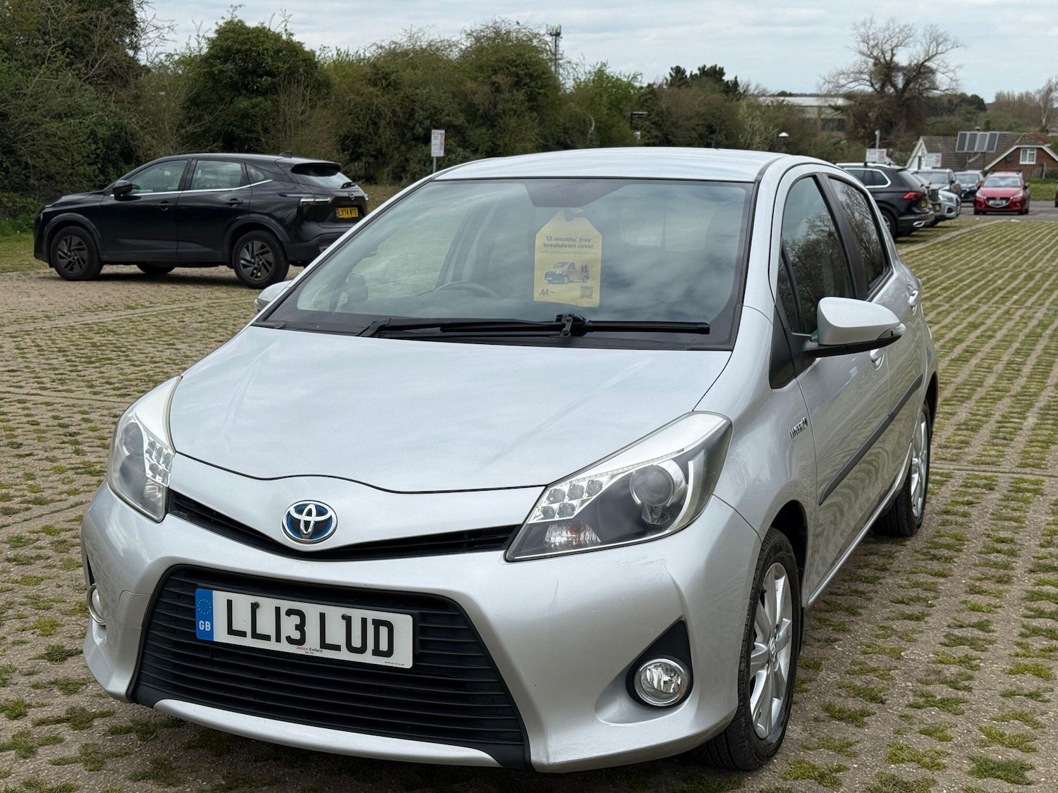 Used Toyota Yaris for sale - 78103563: Photo 2