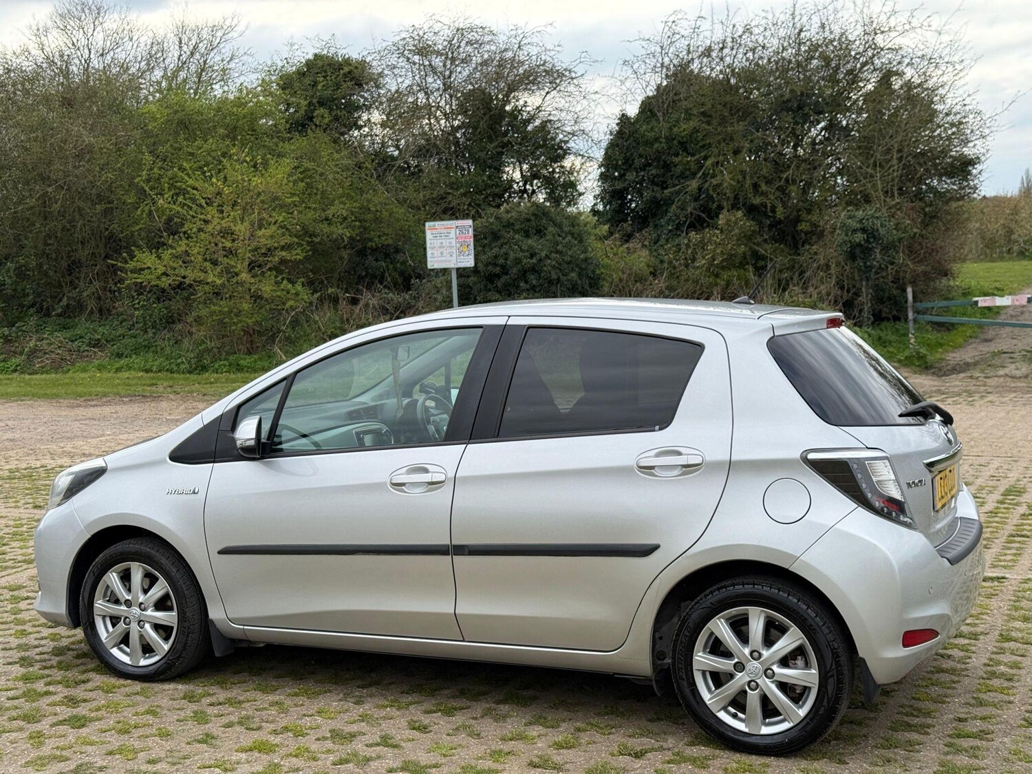 Used Toyota Yaris for sale - 78103563: Photo 8