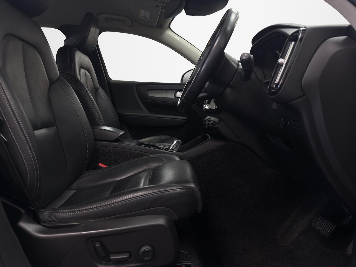 Used Volvo XC40 2021 for sale - 77890539: Photo 14