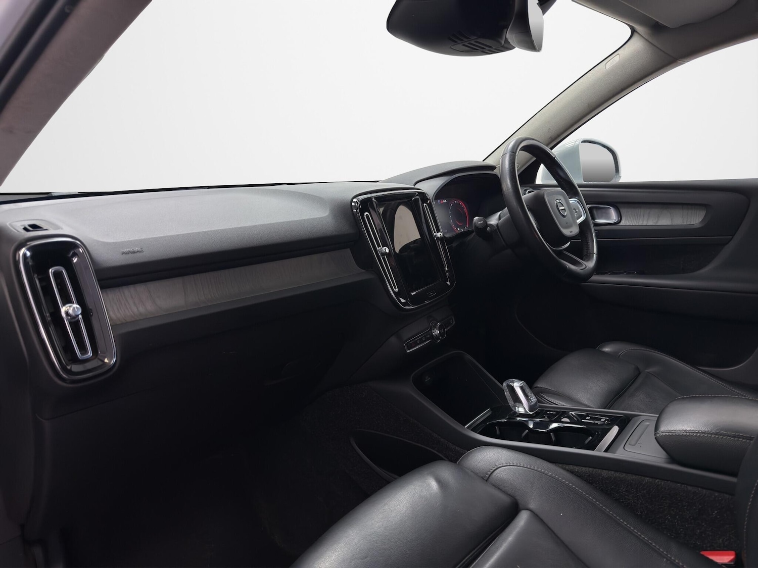 Used Volvo XC40 2021 for sale - 77890539: Photo 15