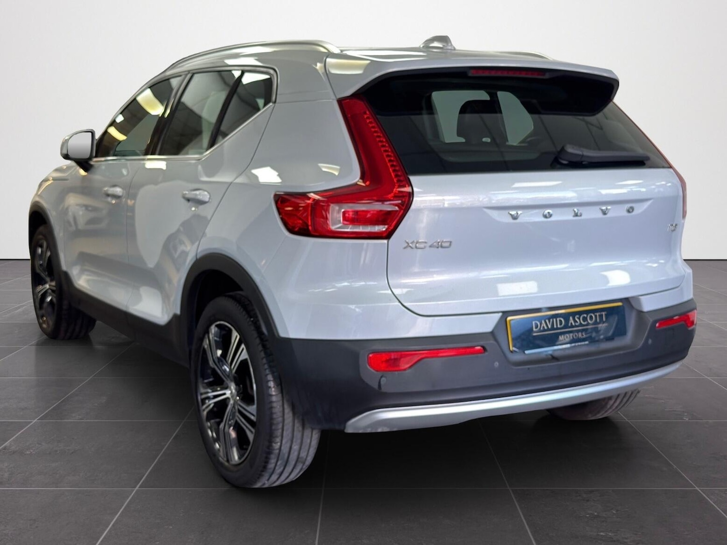 Used Volvo XC40 2021 for sale - 77890539: Photo 2