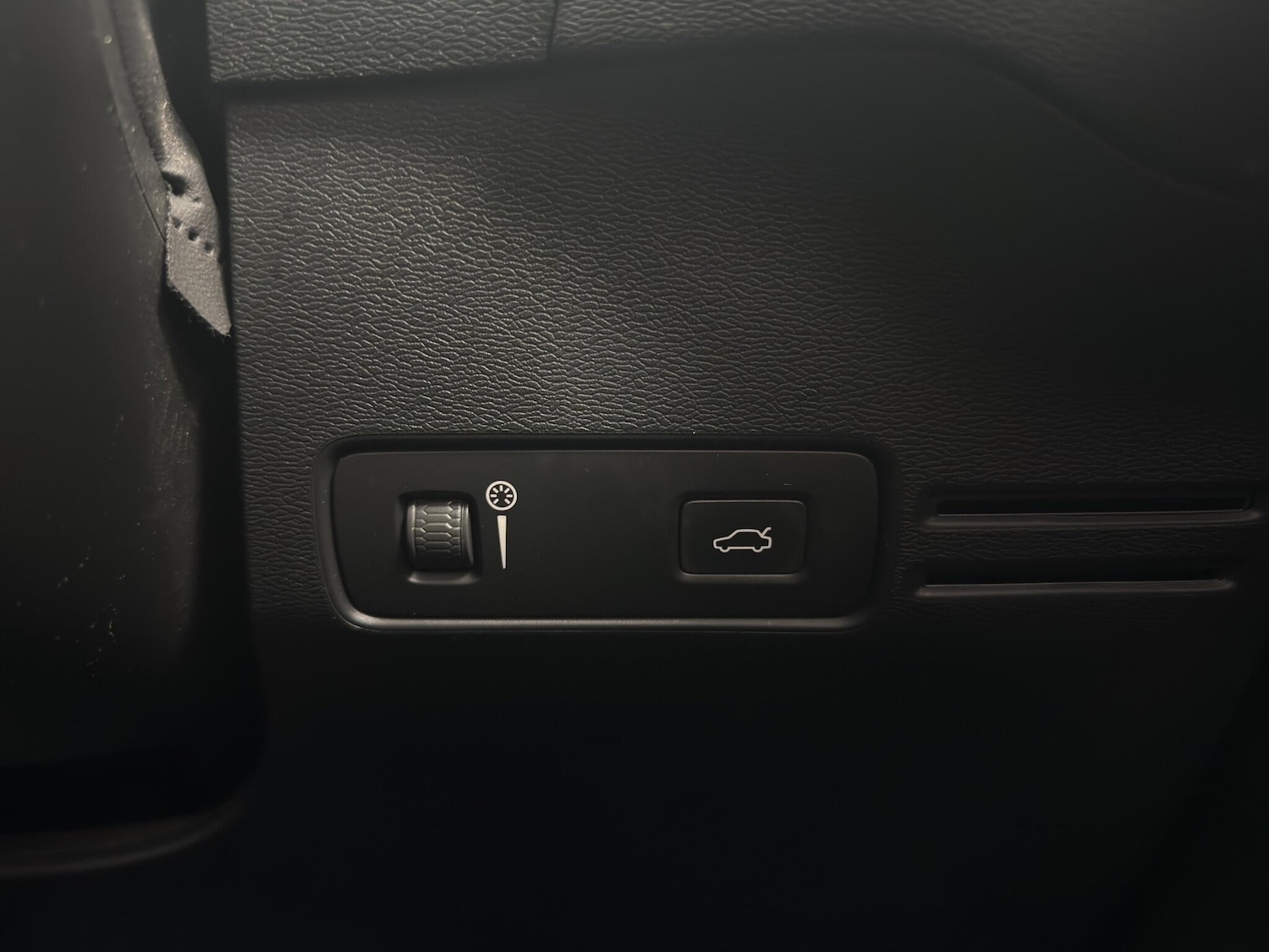 Used Volvo XC40 2021 for sale - 77890539: Photo 20