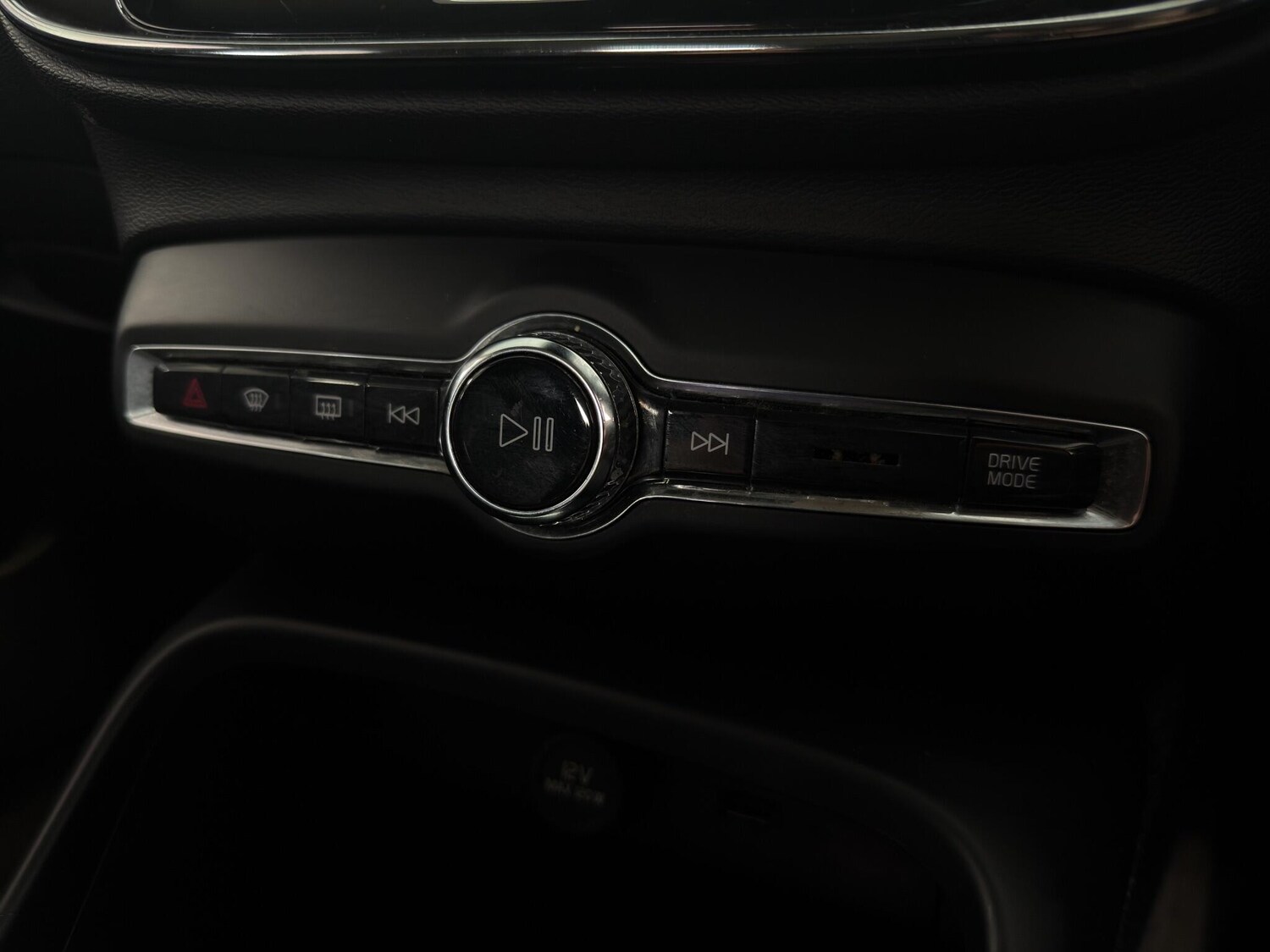 Used Volvo XC40 2021 for sale - 77890539: Photo 21