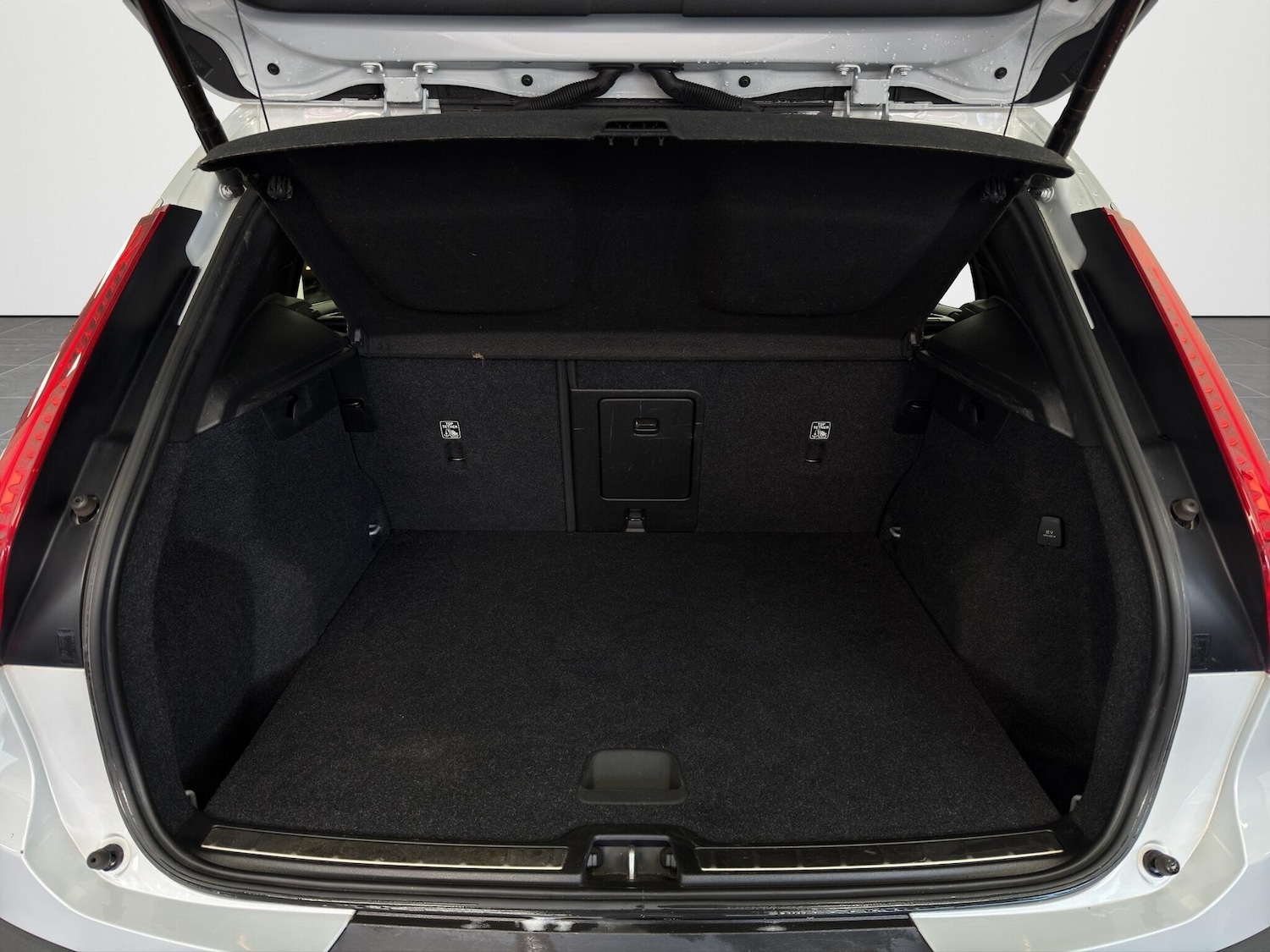 Used Volvo XC40 2021 for sale - 77890539: Photo 7