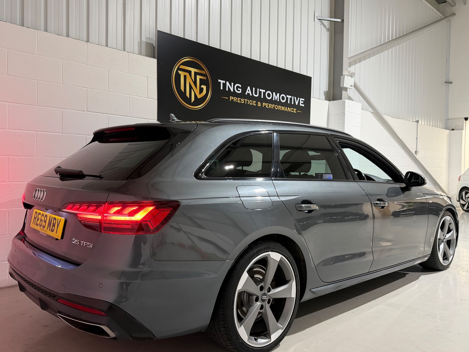 Used Audi A4 Avant 2019 for sale - 78036904: Photo 3