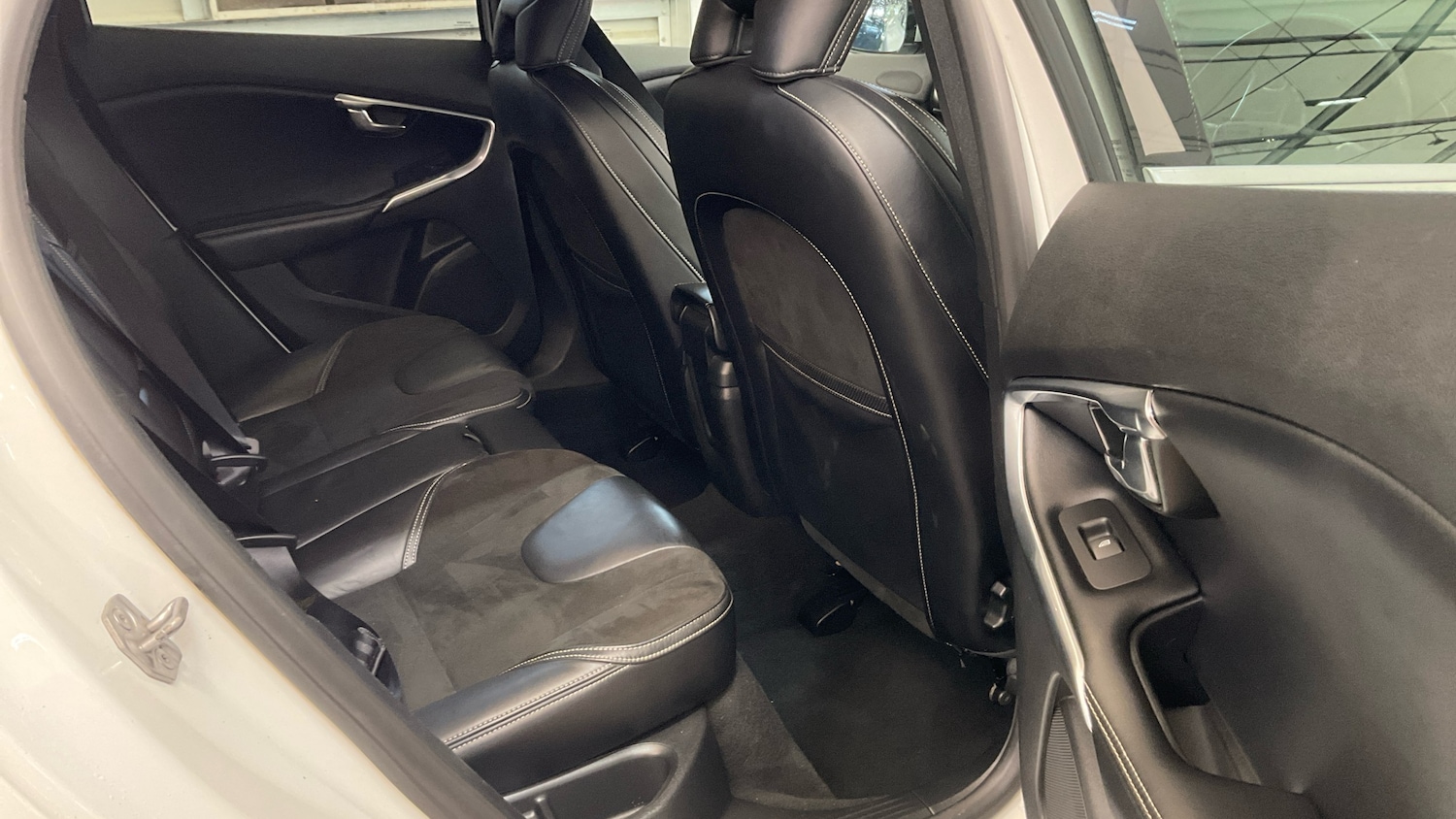 Used Volvo V40 2014 for sale - 78009263: Photo 10