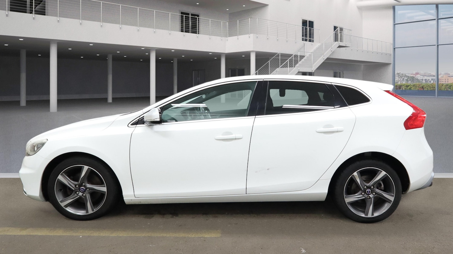 Used Volvo V40 2014 for sale - 78009263: Photo 5