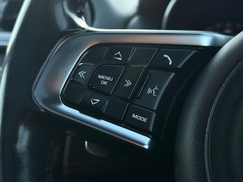 Used Jaguar F-Pace 2018 for sale - 78098033: Photo