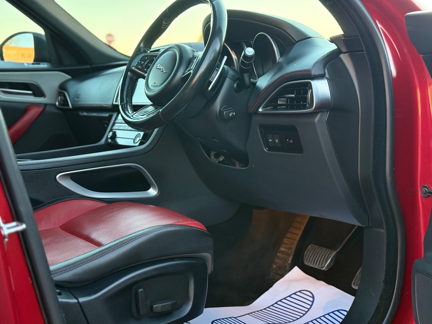 Used Jaguar F-Pace 2018 for sale - 78098033: Photo 3