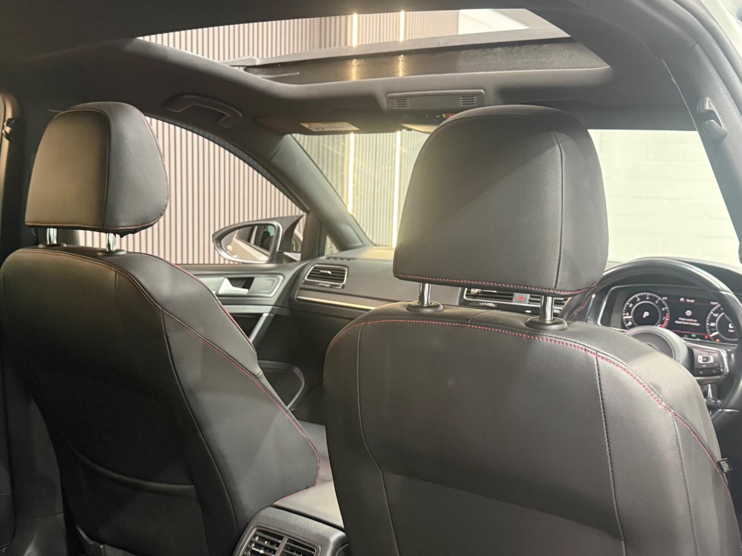 Used Volkswagen Golf 2019 for sale - 78213315: Photo 17