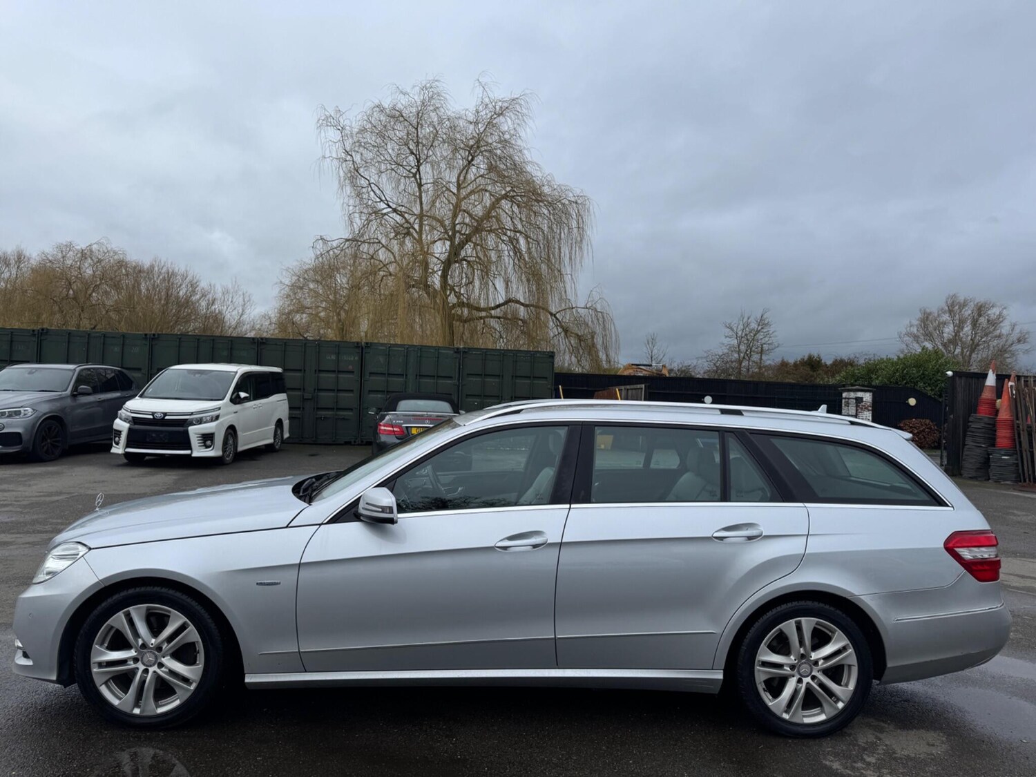 Used Mercedes-Benz E Class 2011 for sale - 77762598: Photo 10