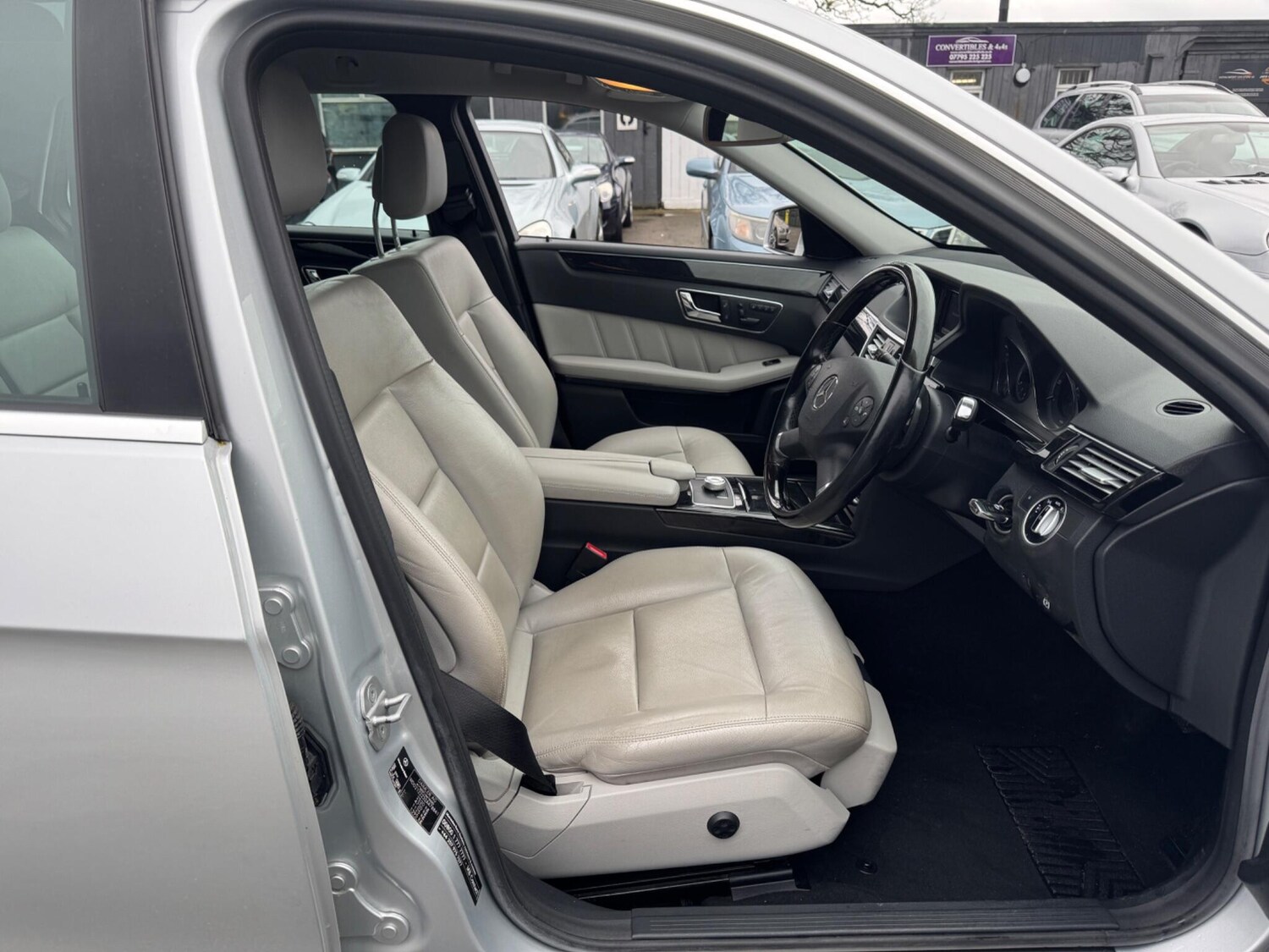 Used Mercedes-Benz E Class 2011 for sale - 77762598: Photo 20