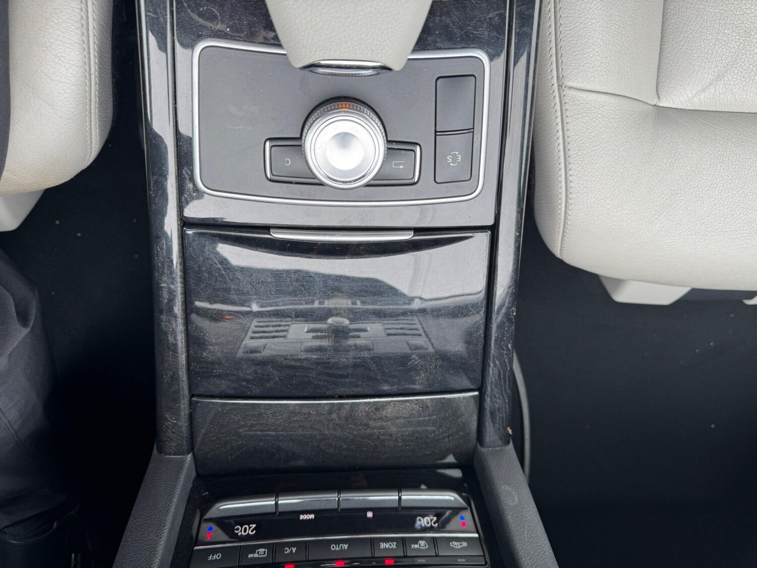 Used Mercedes-Benz E Class 2011 for sale - 77762598: Photo 24