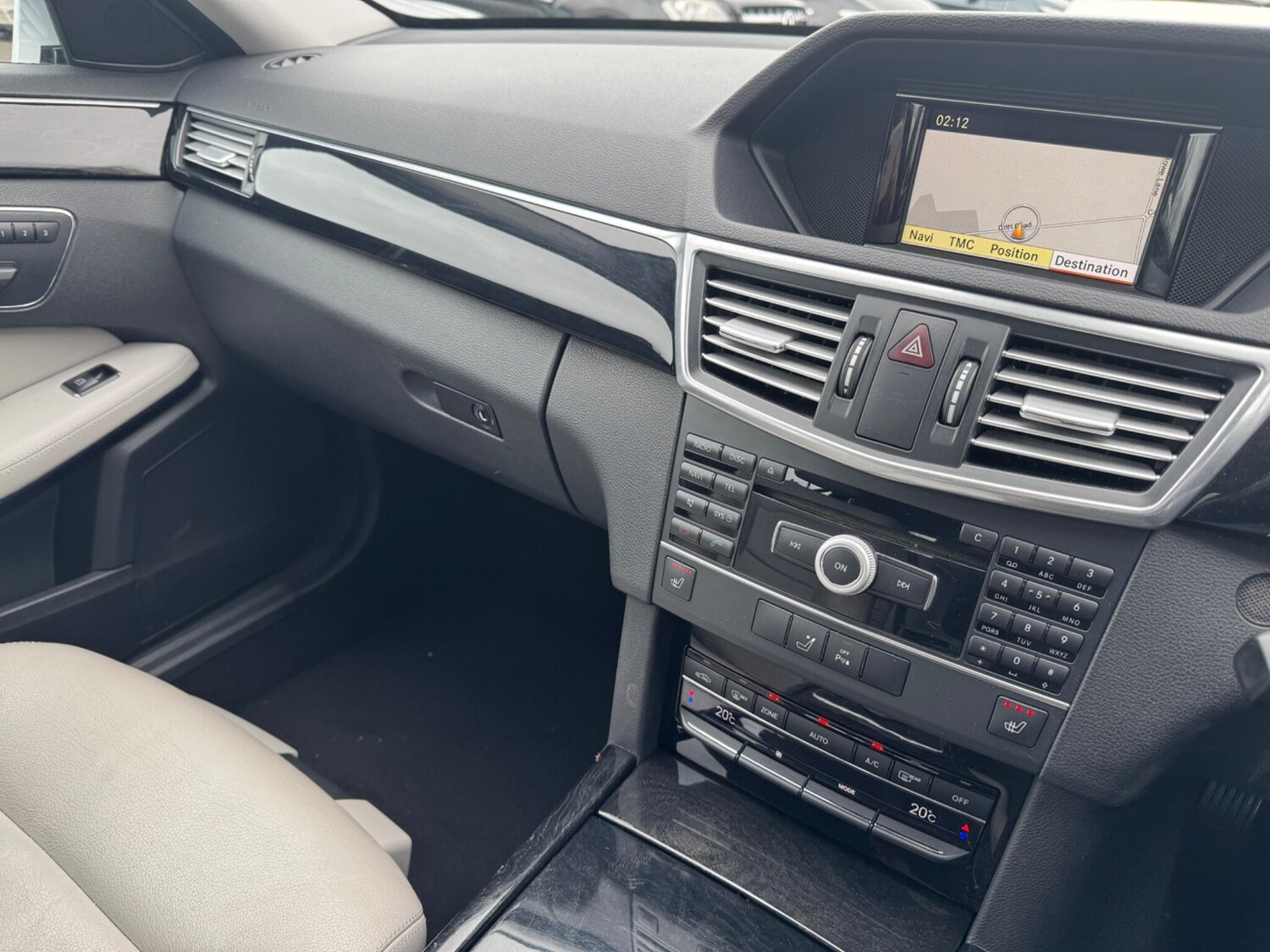 Used Mercedes-Benz E Class 2011 for sale - 77762598: Photo 25