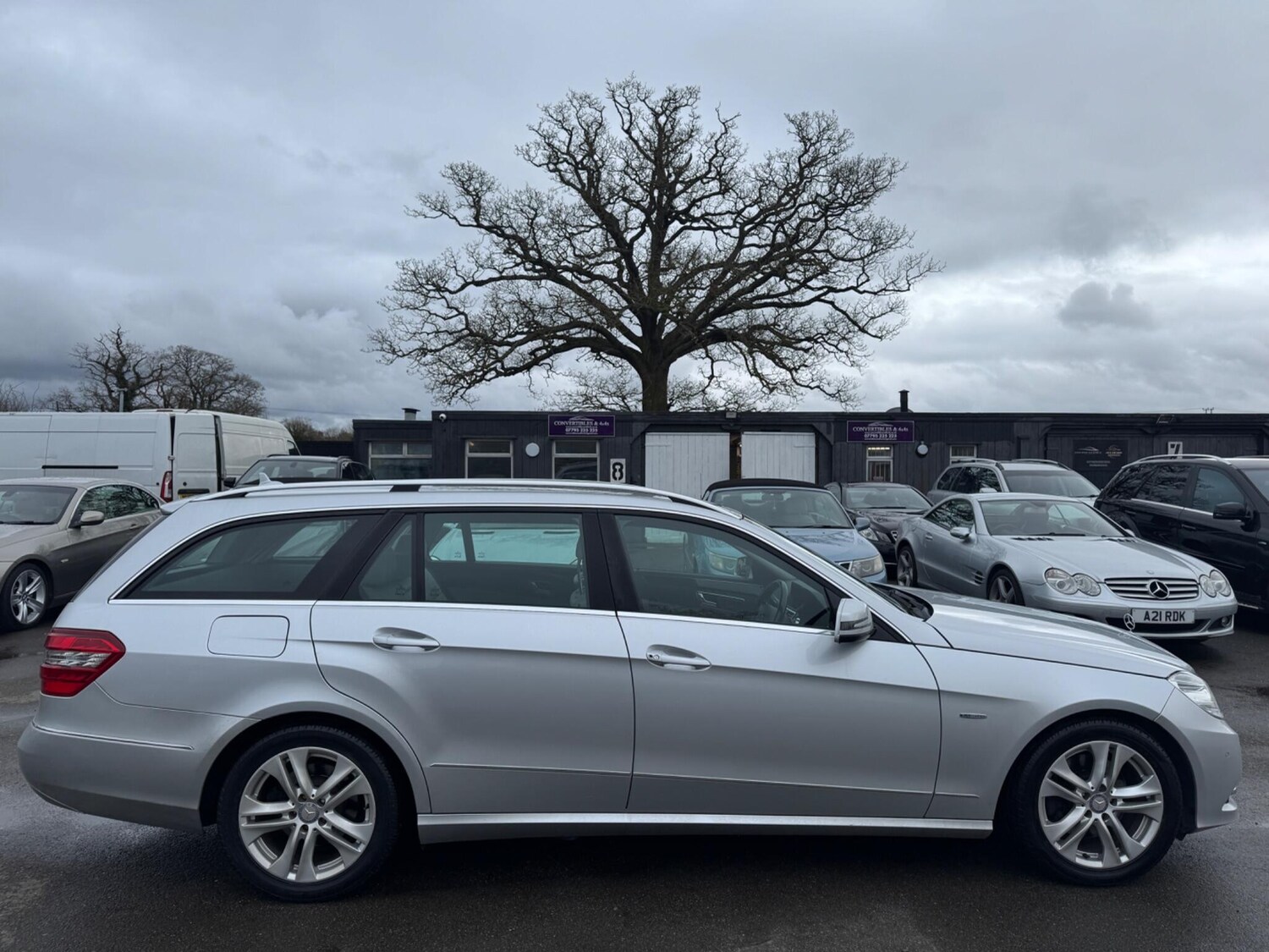 Used Mercedes-Benz E Class 2011 for sale - 77762598: Photo 4