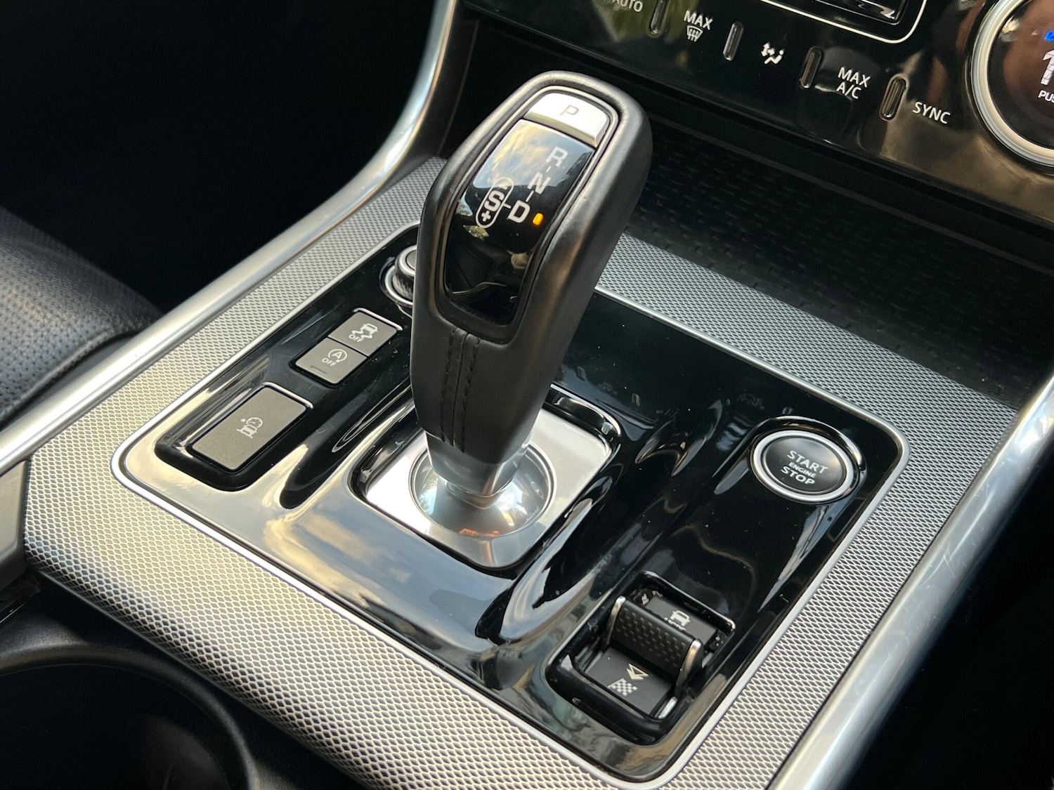 Used Jaguar XE 2019 for sale - 78029205: Photo 13