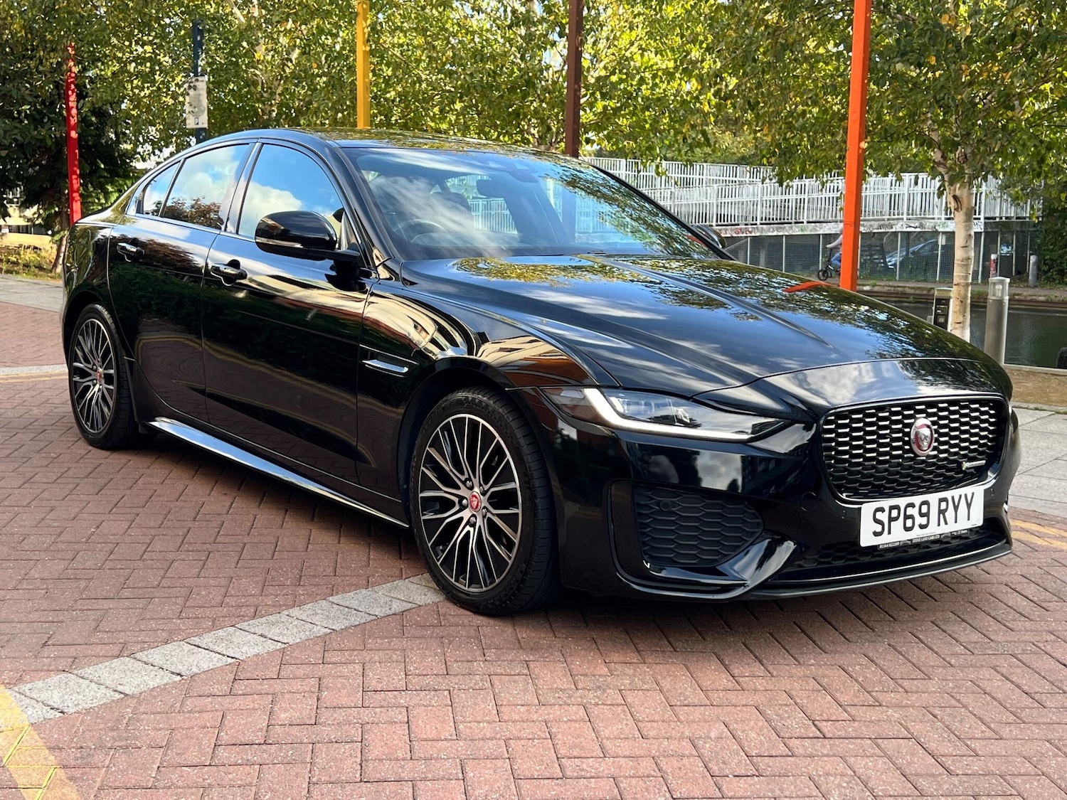 Used Jaguar XE 2019 for sale - 78029205: Photo 2