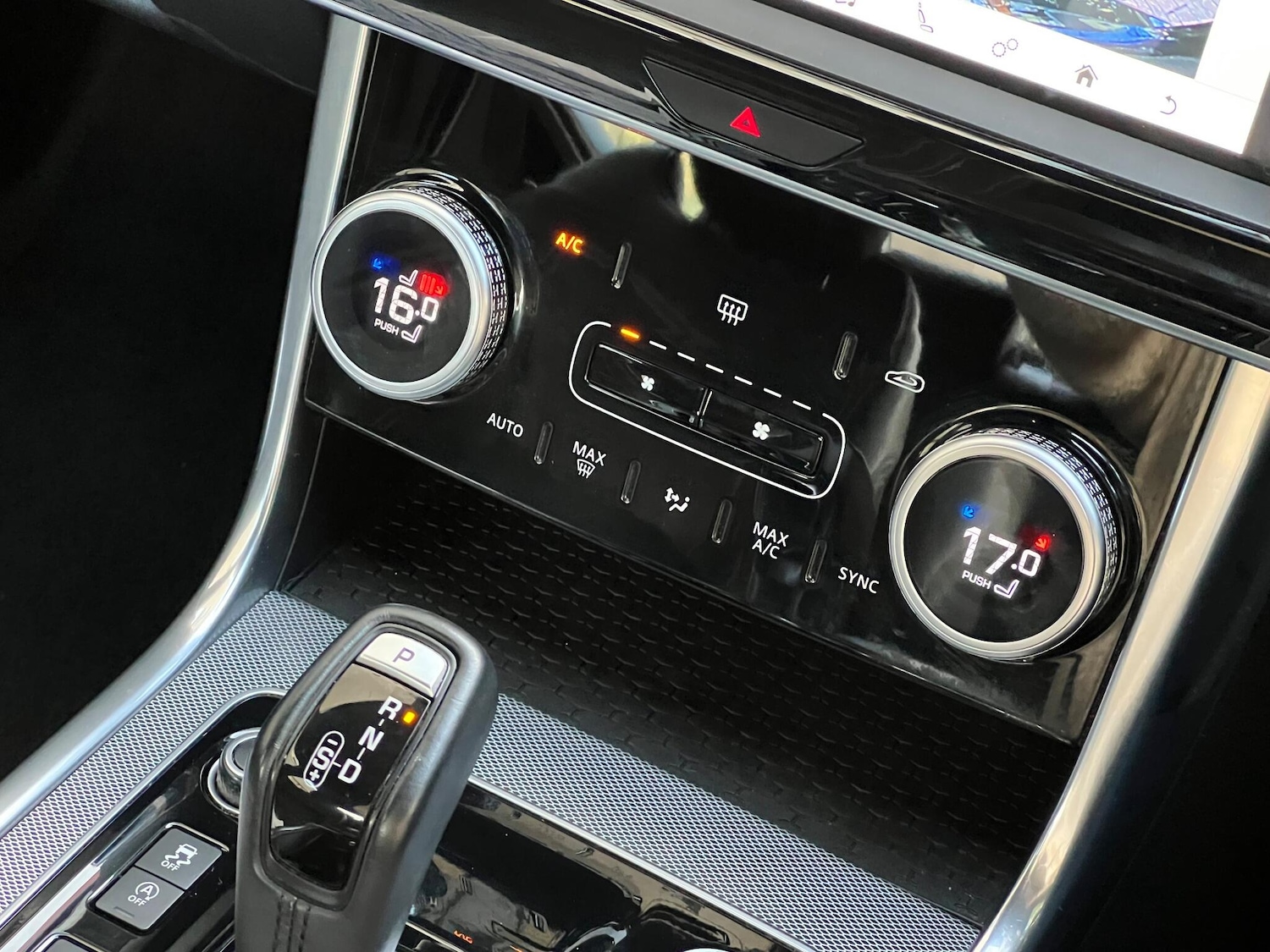 Used Jaguar XE 2019 for sale - 78029205: Photo 8