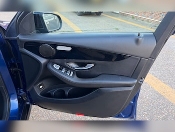 Used Mercedes-Benz GLC 2019 for sale - 78159184: Photo