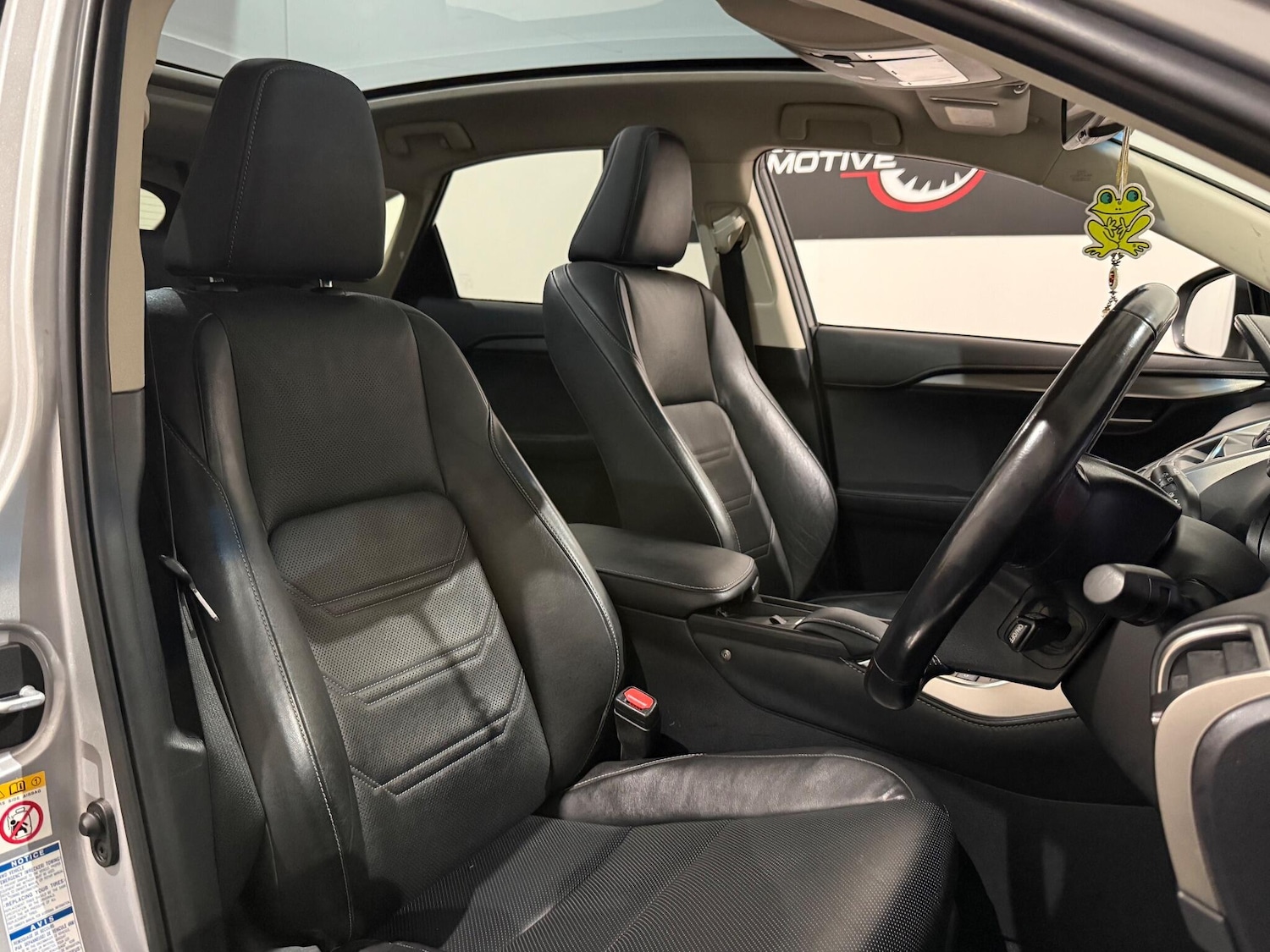 Used Lexus NX 2015 for sale - 77942322: Photo 2