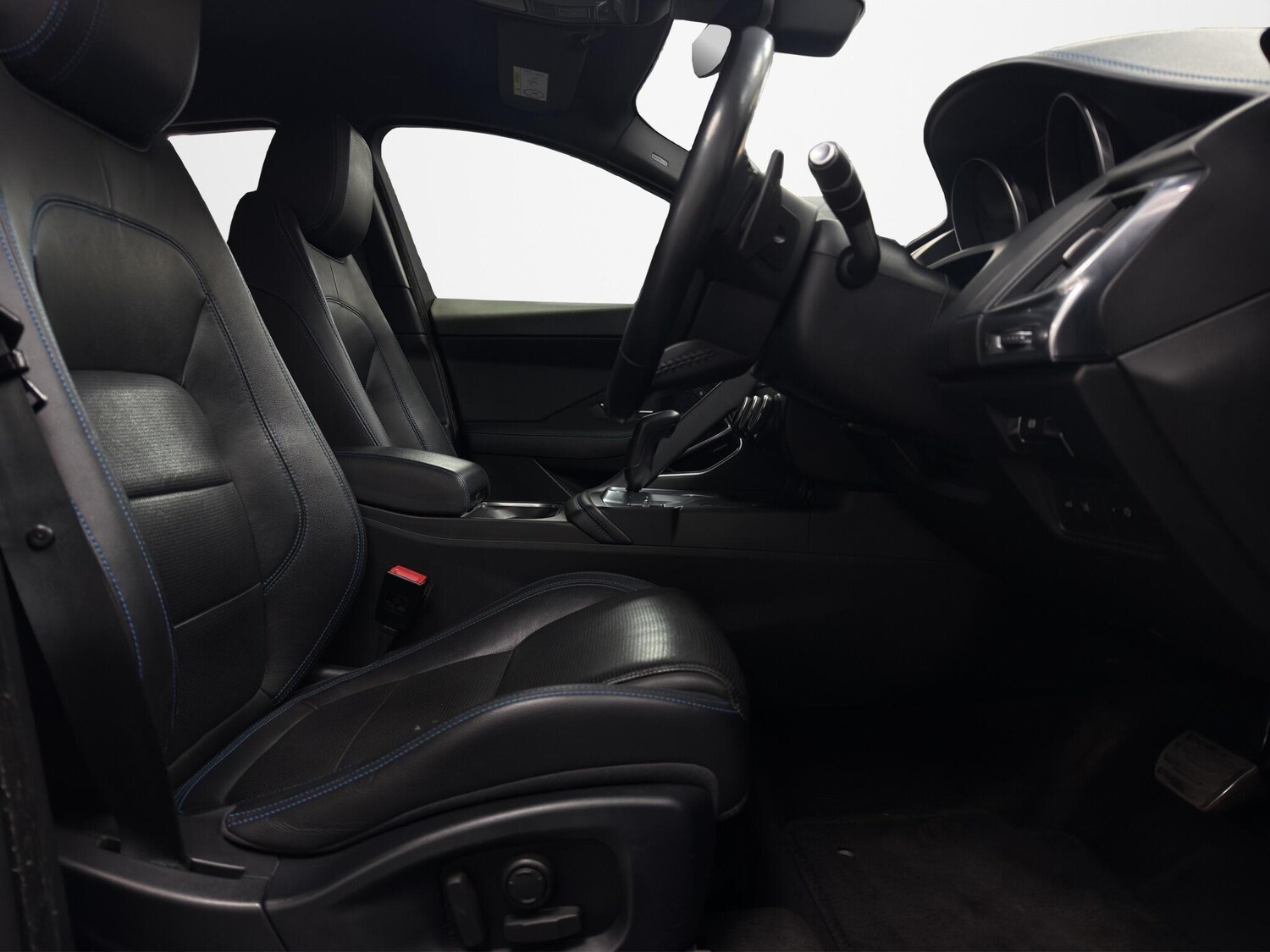 Used Jaguar E-Pace 2018 for sale - 77927679: Photo 14