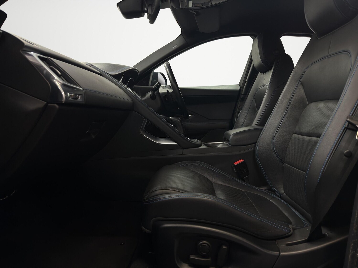 Used Jaguar E-Pace 2018 for sale - 77927679: Photo 15