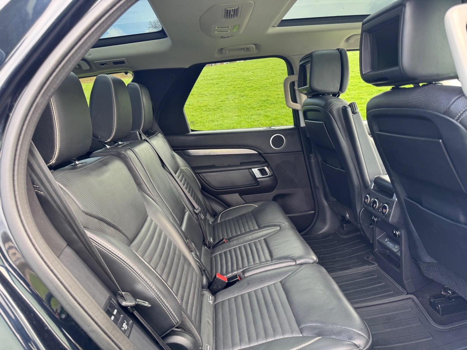 Used Land Rover Discovery 2017 for sale - 77927955: Photo 24