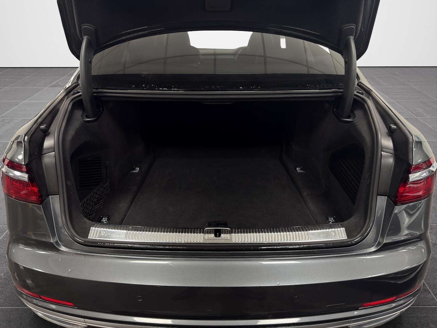 Used Audi A8 2019 for sale - 77762476: Photo 8