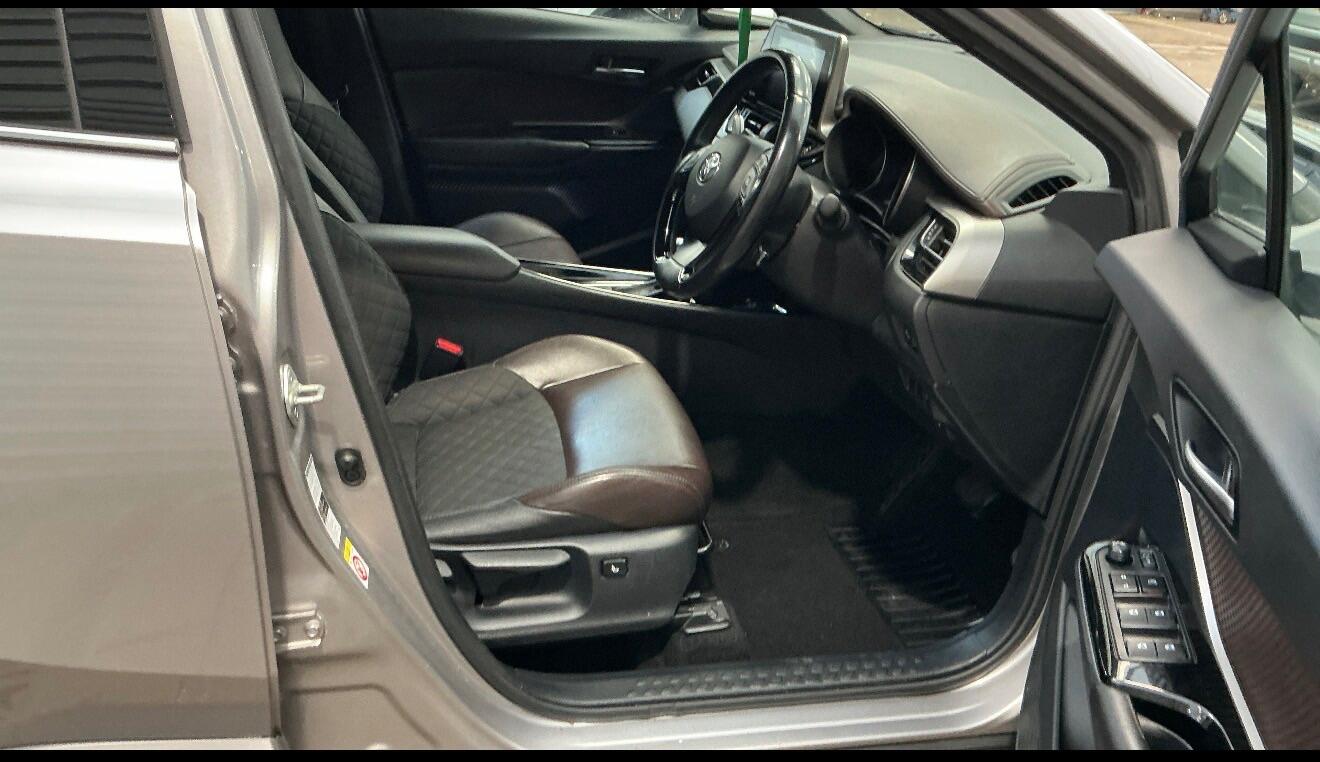 Used Toyota C-HR 2017 for sale - 78036894: Photo 1