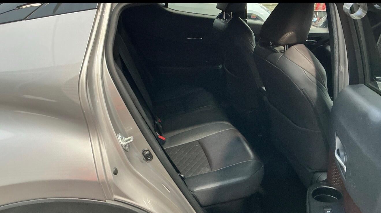 Used Toyota C-HR 2017 for sale - 78036894: Photo 2