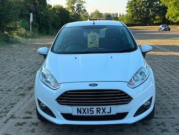Used Ford Fiesta 2015 for sale - 79197994: Photo