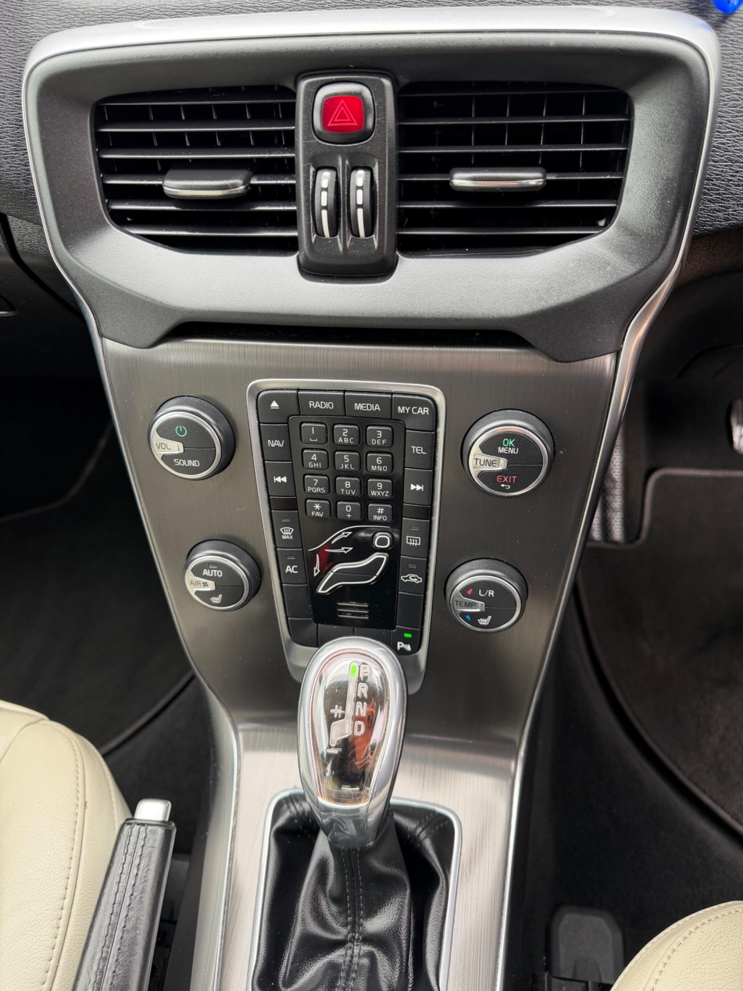 Used Volvo V40 2013 for sale - 78002037: Photo 17