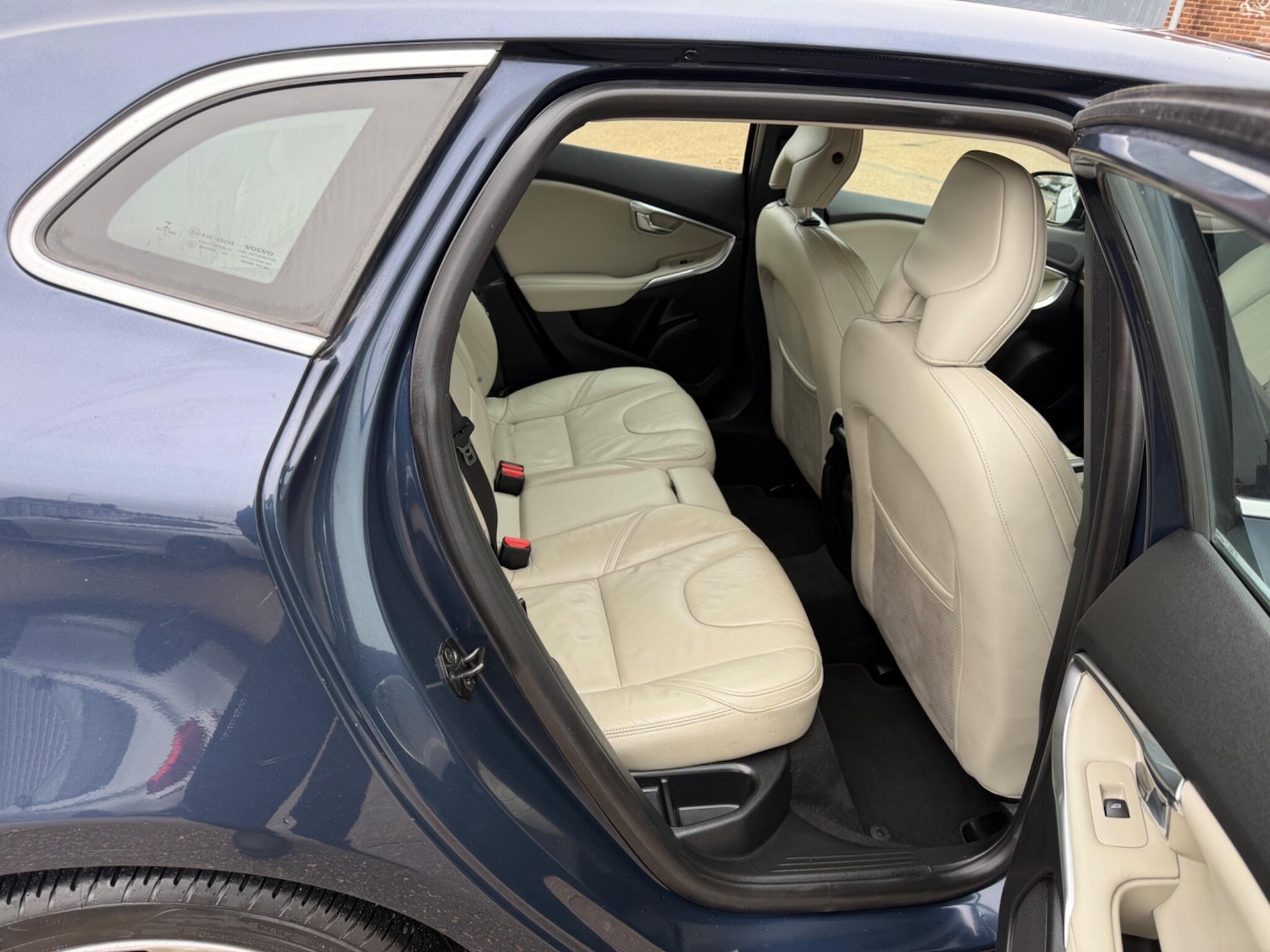 Used Volvo V40 2013 for sale - 78002037: Photo 2