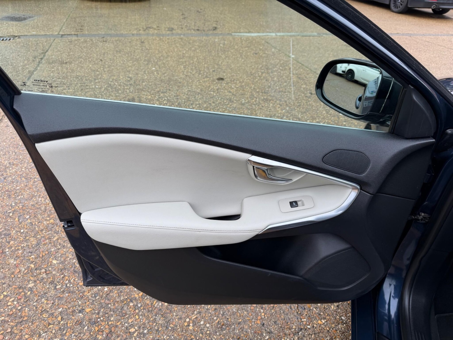 Used Volvo V40 2013 for sale - 78002037: Photo 24